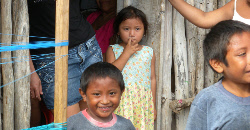 Enfants mayas à Ek-Balam, www.terre-maya.com